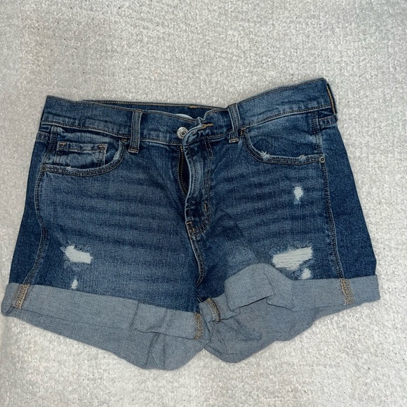 Old Navy Pants - old navy boyfriend mid rise jean shorts size 4